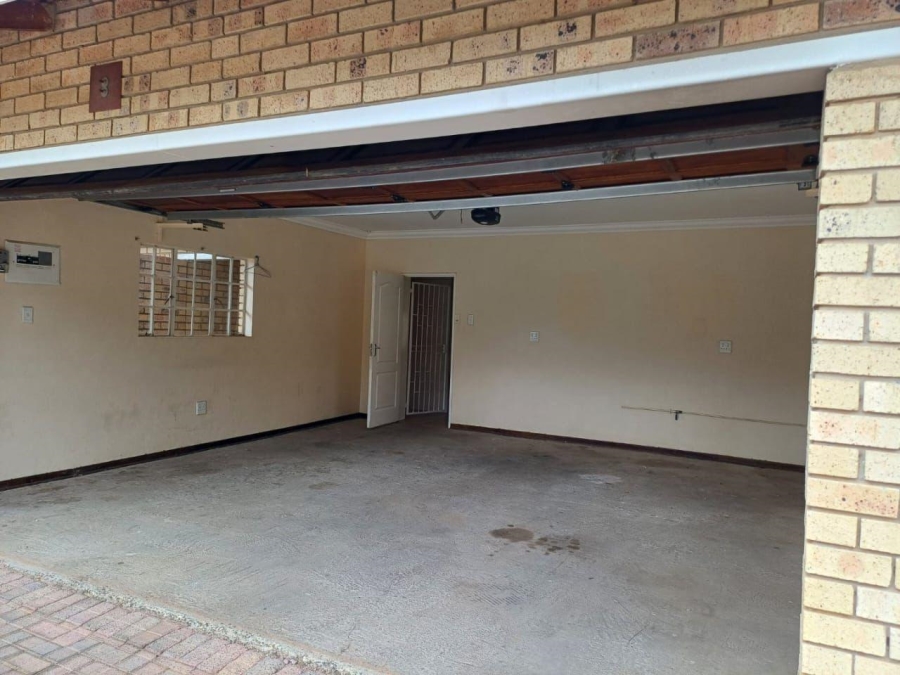 To Let 3 Bedroom Property for Rent in Naudeville Free State